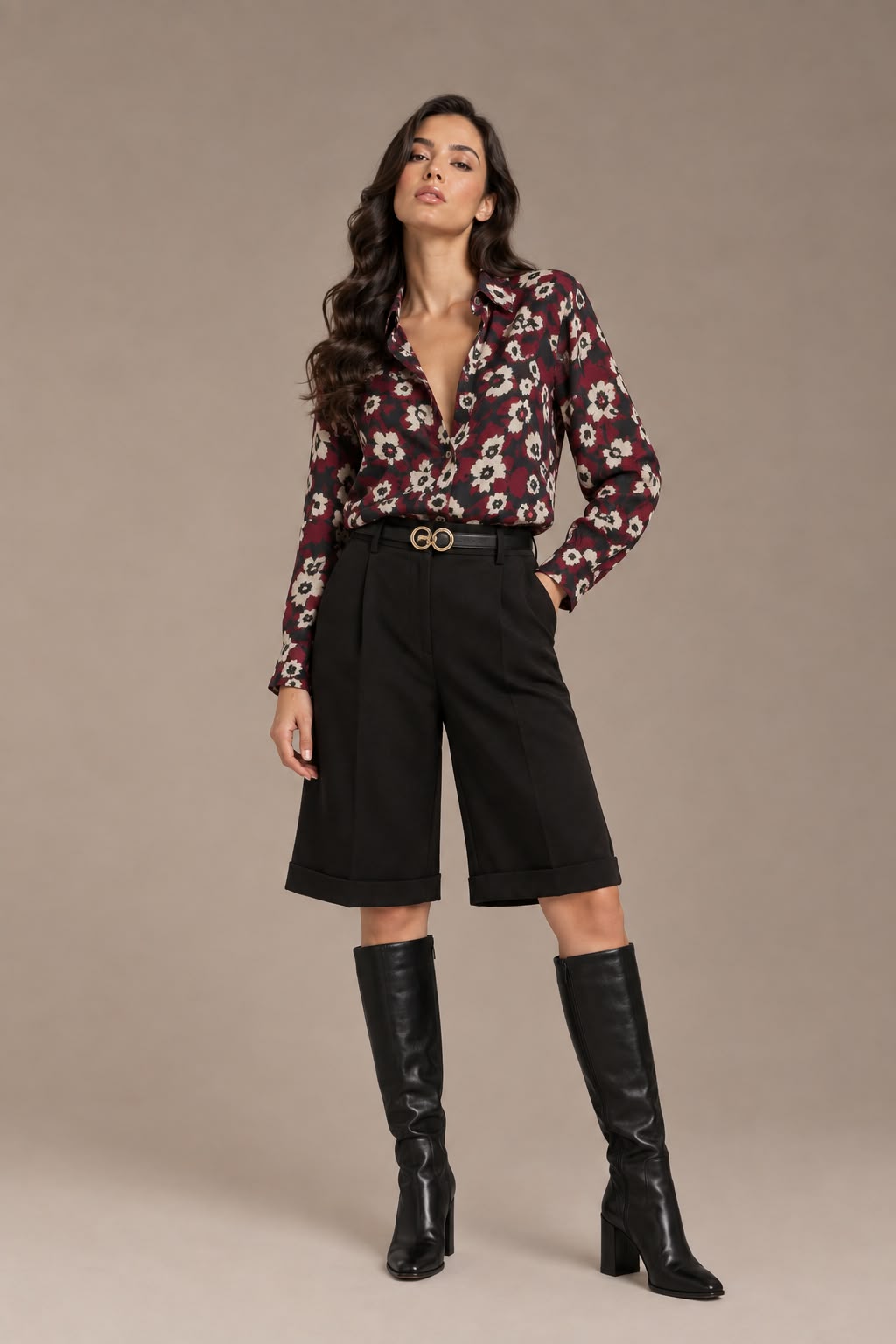 128 (1) 128 PANTALONE DONNA AL GINOCCHIO CON RISVOLTO E PENCE.ABBINA CON IL GIACCHINO COD.343 - immagine 1