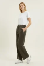 NJ45 PANTALONE DONNA GAMBA LARGA.ELASTICO IN VITA E COULISSE.MOLTO CONFORTEVOLE.VESTIBILITA' MORBIDA.TESSUTO IN MISTO RAYON - immagine 2